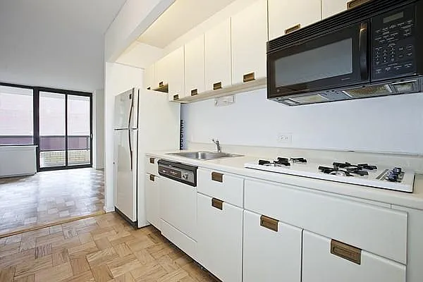 Rented by RELO REDAC INC. | media 4