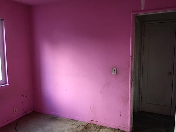 4th image of 2209 Poplar Ave