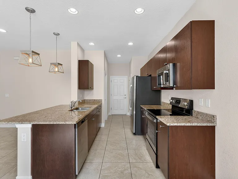 1609 NW Cataluna Cir — Photo 12