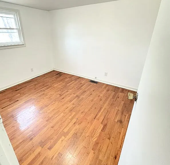 1376 Kings Church Rd — Photo 8