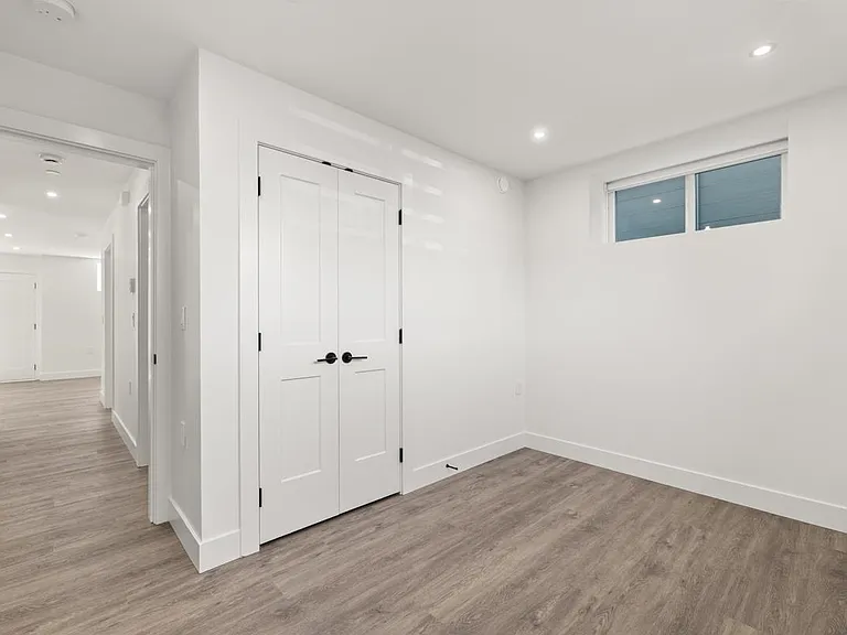 62 E 21st Ave #2 — Photo 8