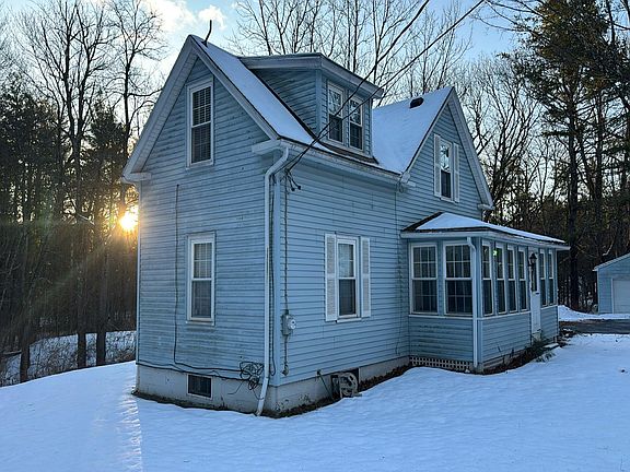 3rd image of 26 New West Townsend Rd