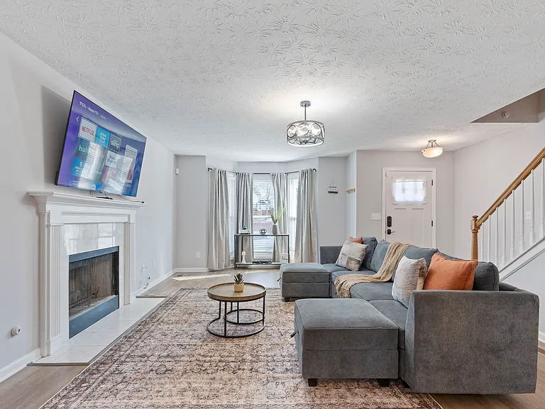 729 Sunny Field Ln — Photo 8