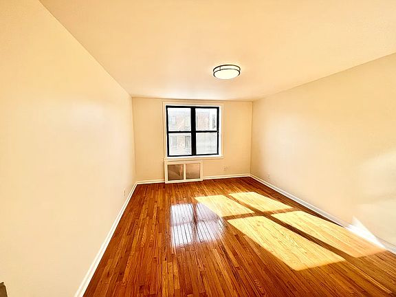 4th image of 4140 Denman St APT 2T