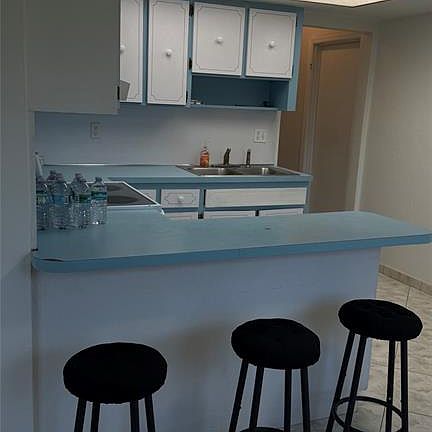 5th image of 452 W Royal Palm Rd