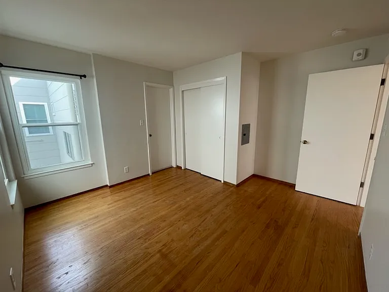 1332 California St #8 — Photo 9