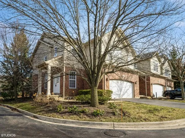 355 W Pointe Dr, Vernon Hills, IL 60061