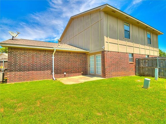 4th image of 3203 Lois Arlene Cir