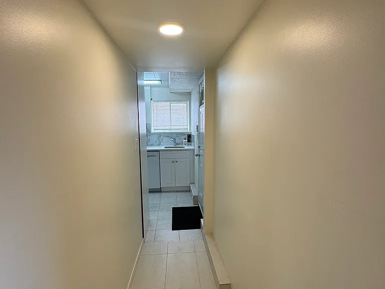 2642 Waverley Ave #BASEMENT — Photo 9