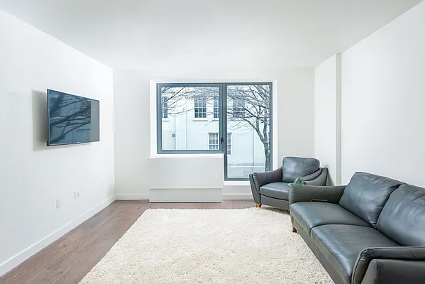 Sold by Modern Spaces | media 12