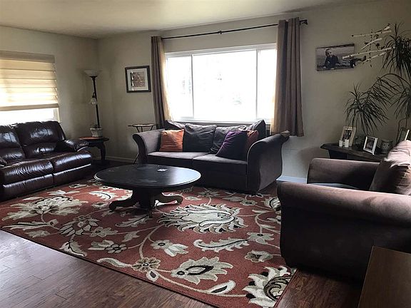 2nd image of 124 Clough St