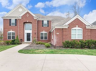 6961 Oakhurst Ridge Rd, Clarkston, MI 48348