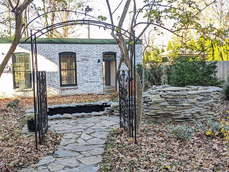 2114 Edgehill Rd #D — Photo 16