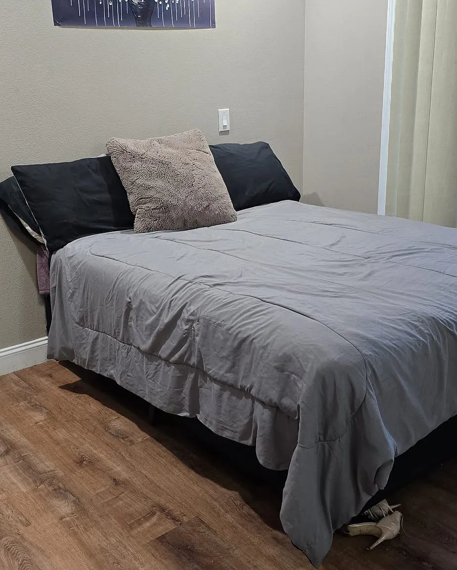 Studio, 200 sqft, $2,400 — Photo 2