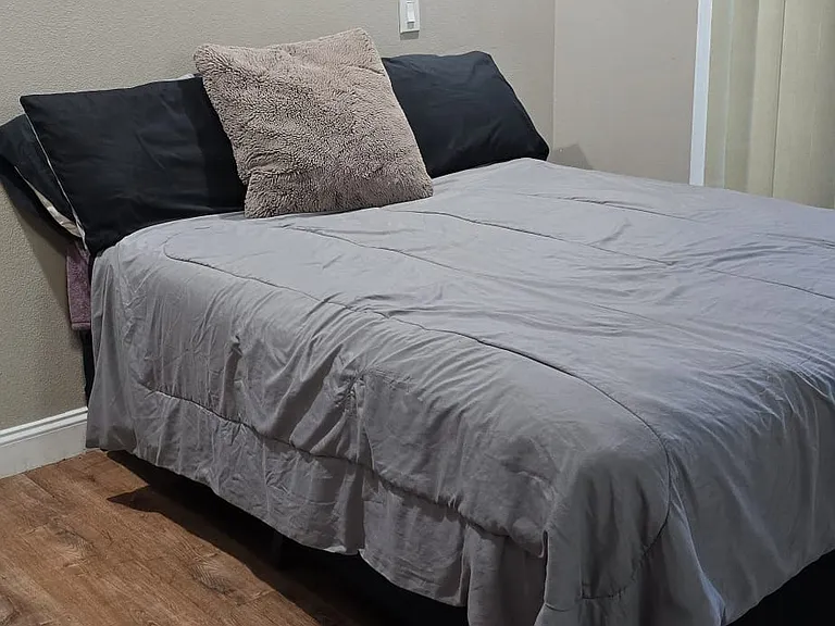 2604 Sierra Vista Ct #S200 — Photo 2