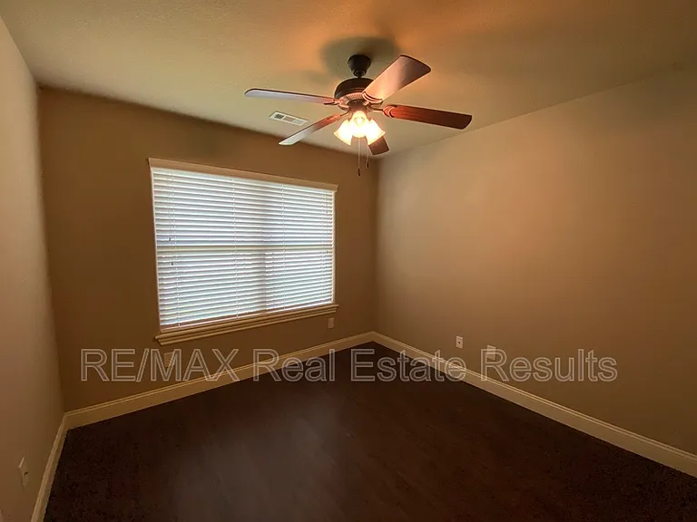 2411 S 11th Pl — Photo 13