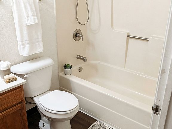 3rd image of 4810 Red Rooster Ln APT U