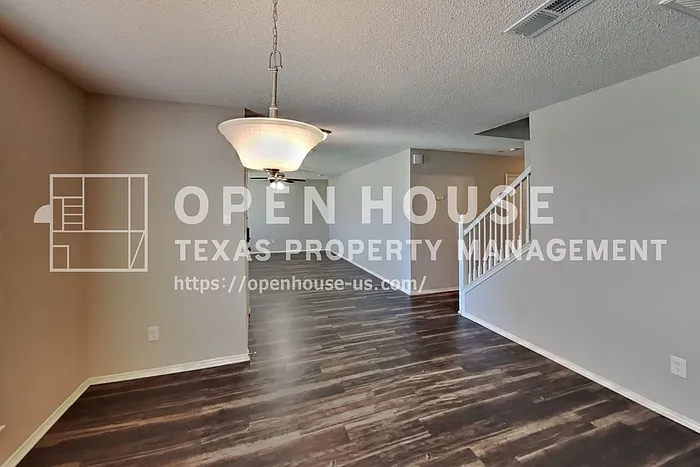 4 bed, 2.5 bath, 3020 sqft, $2,850 — Photo 4