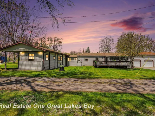 2118 Lakeview St, Standish, MI 48658