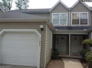 1203 Summerfield Ln NE, Warren, OH 44483