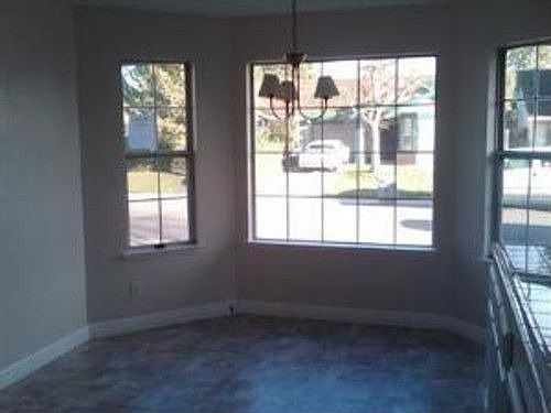 4th image of 9472 Queensbury Ct