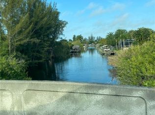 2505 SW 30th Terrace Cpe, Coral, FL 33914