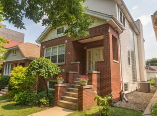 2423 W Berenice Ave, Chicago, IL 60618