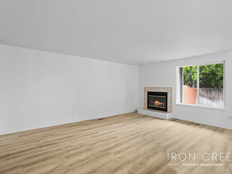 362 E Elwood Ln — Photo 10