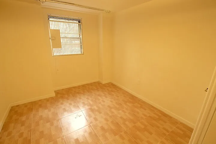 221 E 28th St #1B — Photo 5