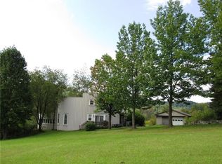 913 County Line Rd, Acme, PA 15610