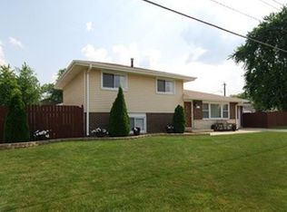 9217 167th St, Orland Hills, IL 60487