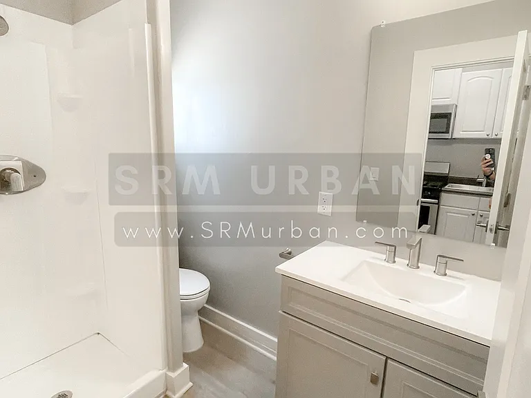 418 W Date St — Photo 5