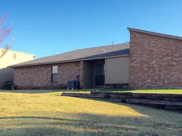 2806 NW 46th St, Lawton, OK 73505