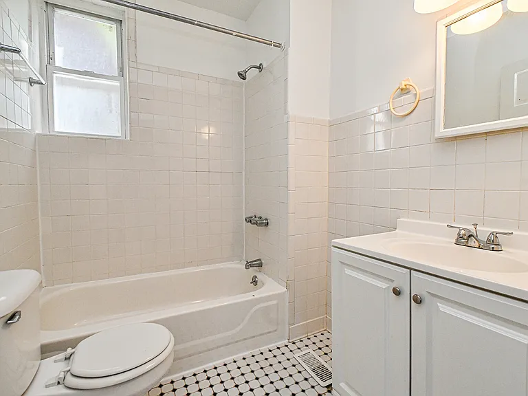 3280 Jefferson Ave #1 — Photo 12