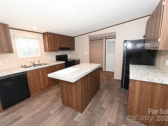 5th image of 3789 Sagebrush Dr