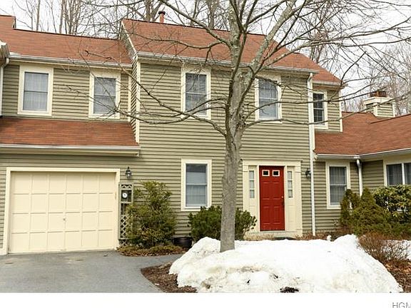 3rd image of 106 Kensington Way