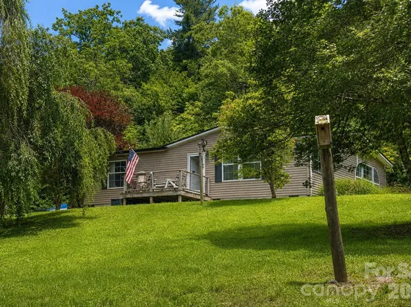 192 Ladybug Ln, Penrose, NC 28766