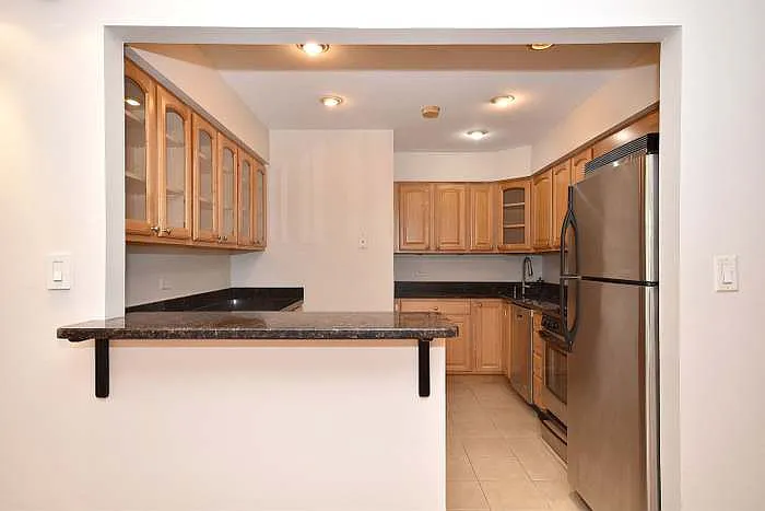 Building Photo - 20 Parkside Ct #18
