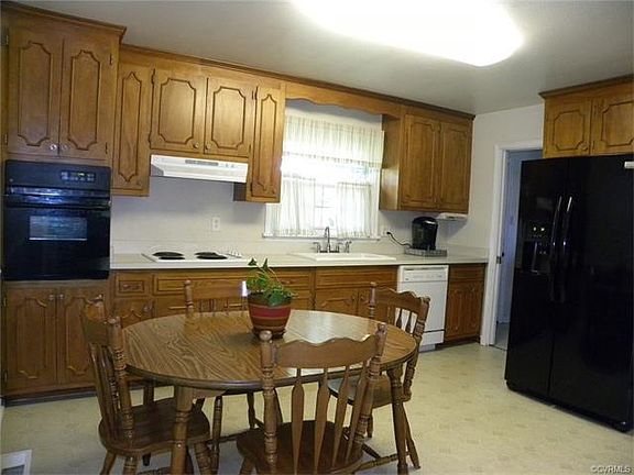 4th image of 7233 Mayetta Dr