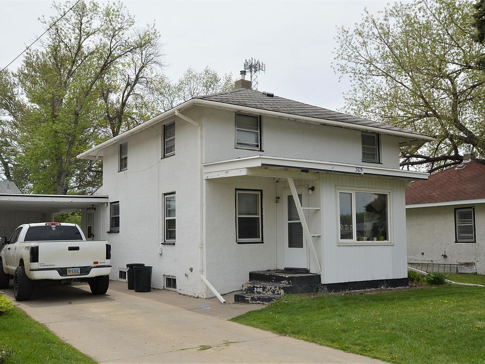 2nd image of 305 8th Ave NW