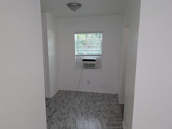 2nd image of 1420 NW 5th Avenue