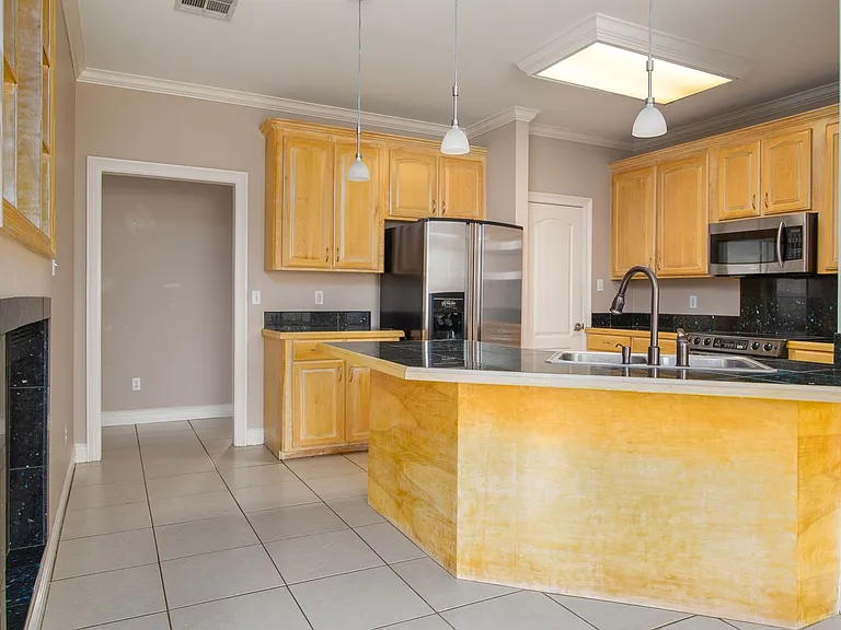 6102 Coty Dr — Photo 7