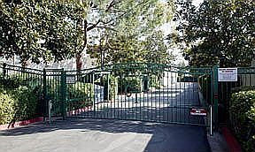 Private gate