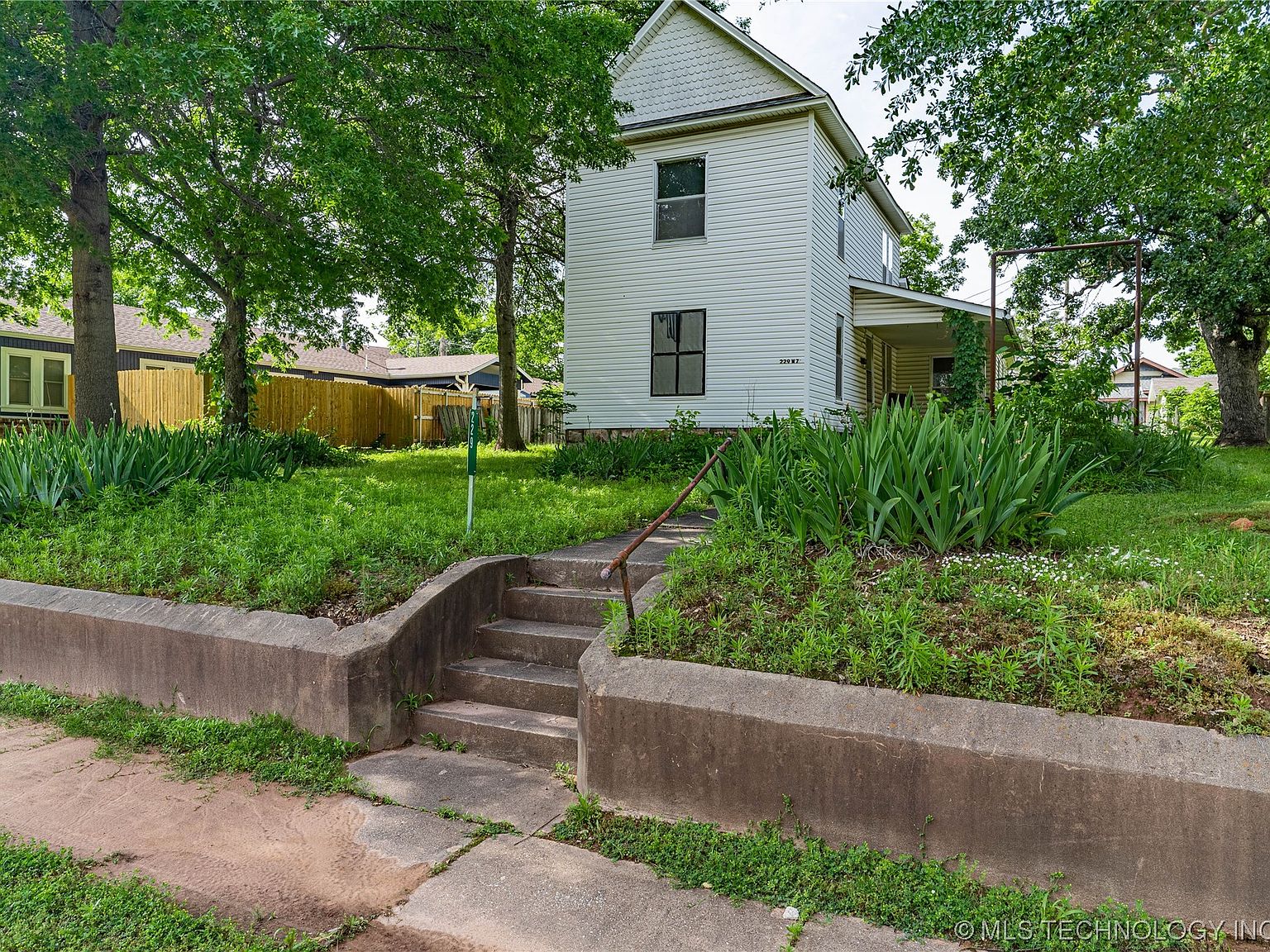 229 W 7th Ave, Bristow, OK 74010 Zillow