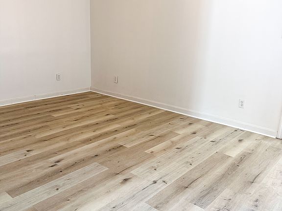 3rd image of 409 Roosevelt Ave APT B