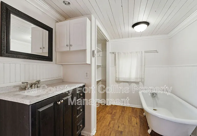 403 E 3rd St #403 — Photo 14