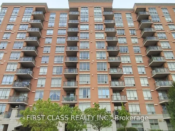 130 Pond Dr #802, Markham, ON L3T 7W5