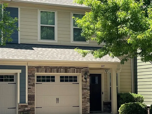 227 Park Meadows Dr, Matthews, NC 28104