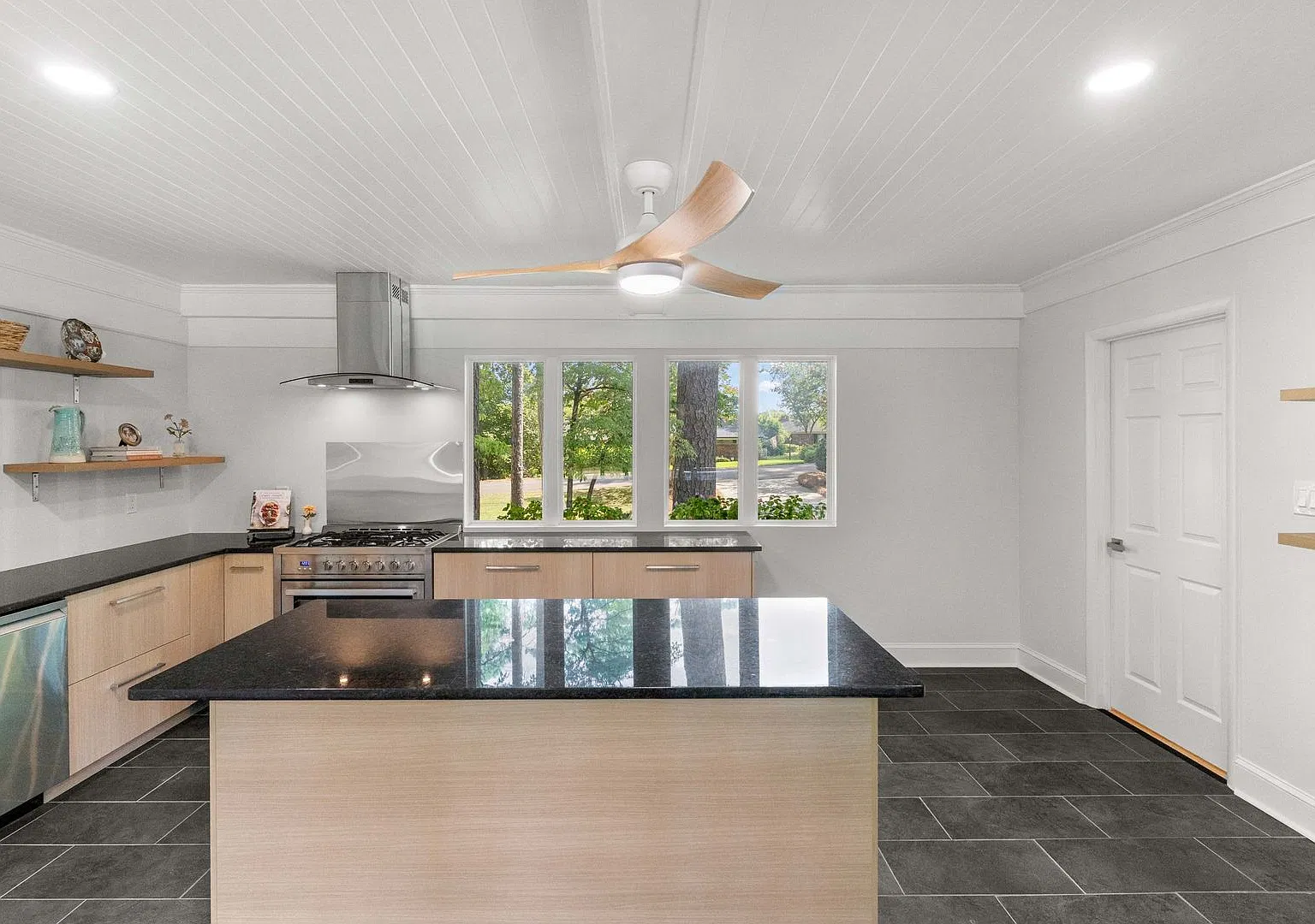 A Rare offering in Berckman Hills close to the Augusta National Golf Course — Photo 3