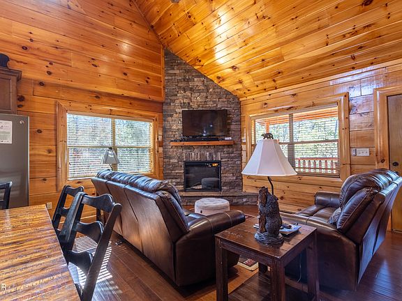 2nd image of 2168 Bear Haven Way